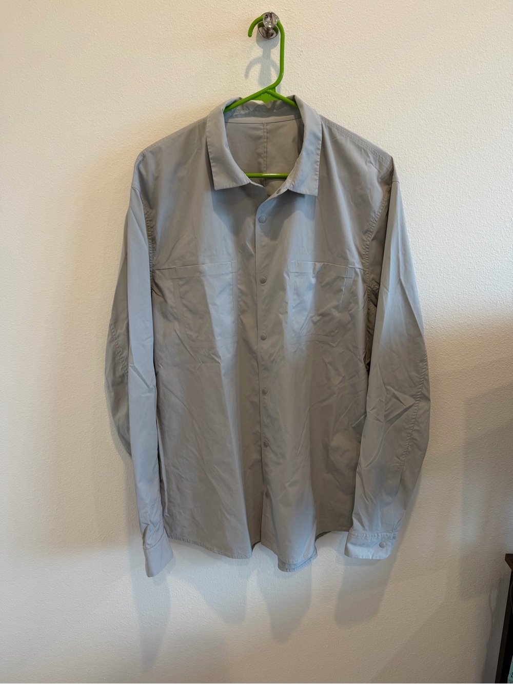 Men’s lululemon snap front shirt
